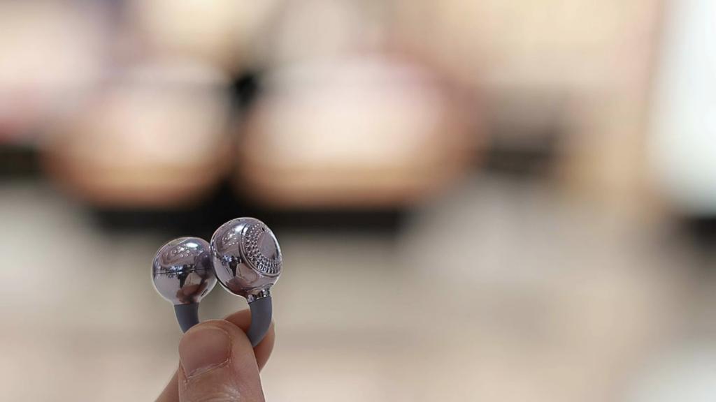 aigo Bluetooth Headphones, Bone Conduction Concept Ear Clip, Open-Style, Wireless, Noise-Cancelling, Gray