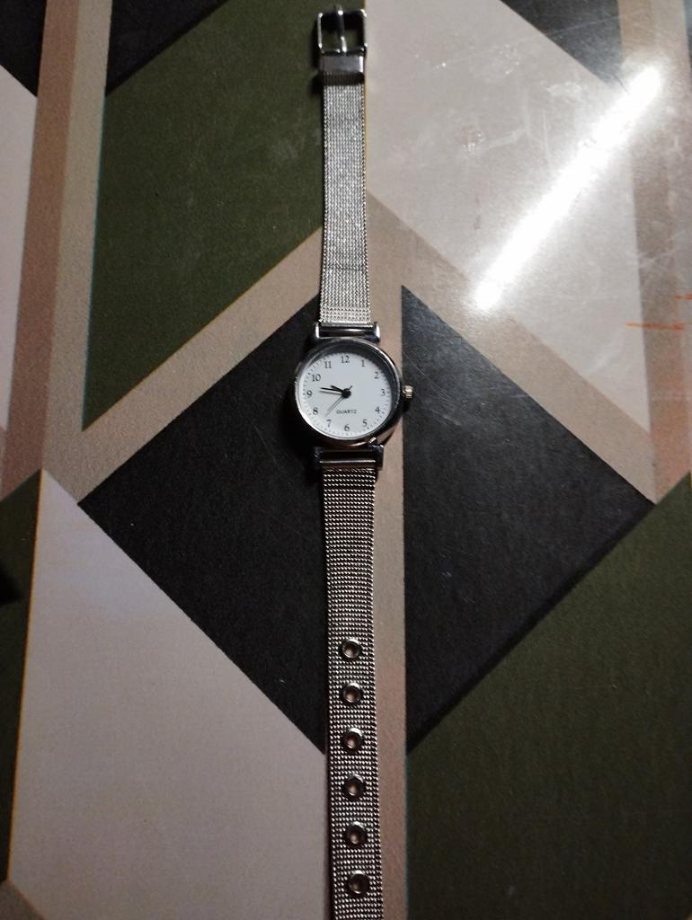 Orologio rettangolare braccialetto in acciaio inossidabile Argento | Svizzera