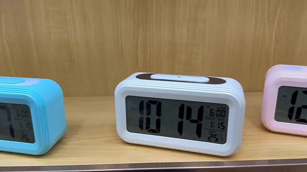Alarm Clock Desktop Digital Clock  LCD Large Screen Temperature Calendar Nightlight Wake-up Student Snooze Clock 12/24H Bedrooms