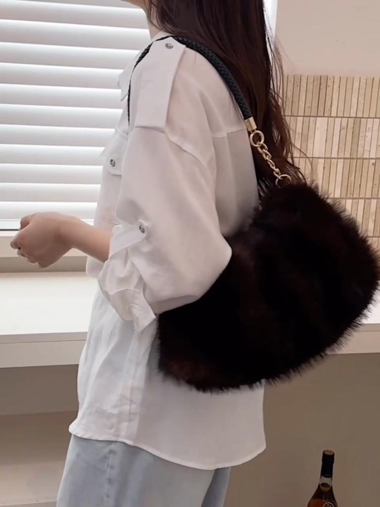 Premium Plush Tote Bag for Women - New Autumn Collection Chain Shoulder Bag Large Capacity Furry Tote
