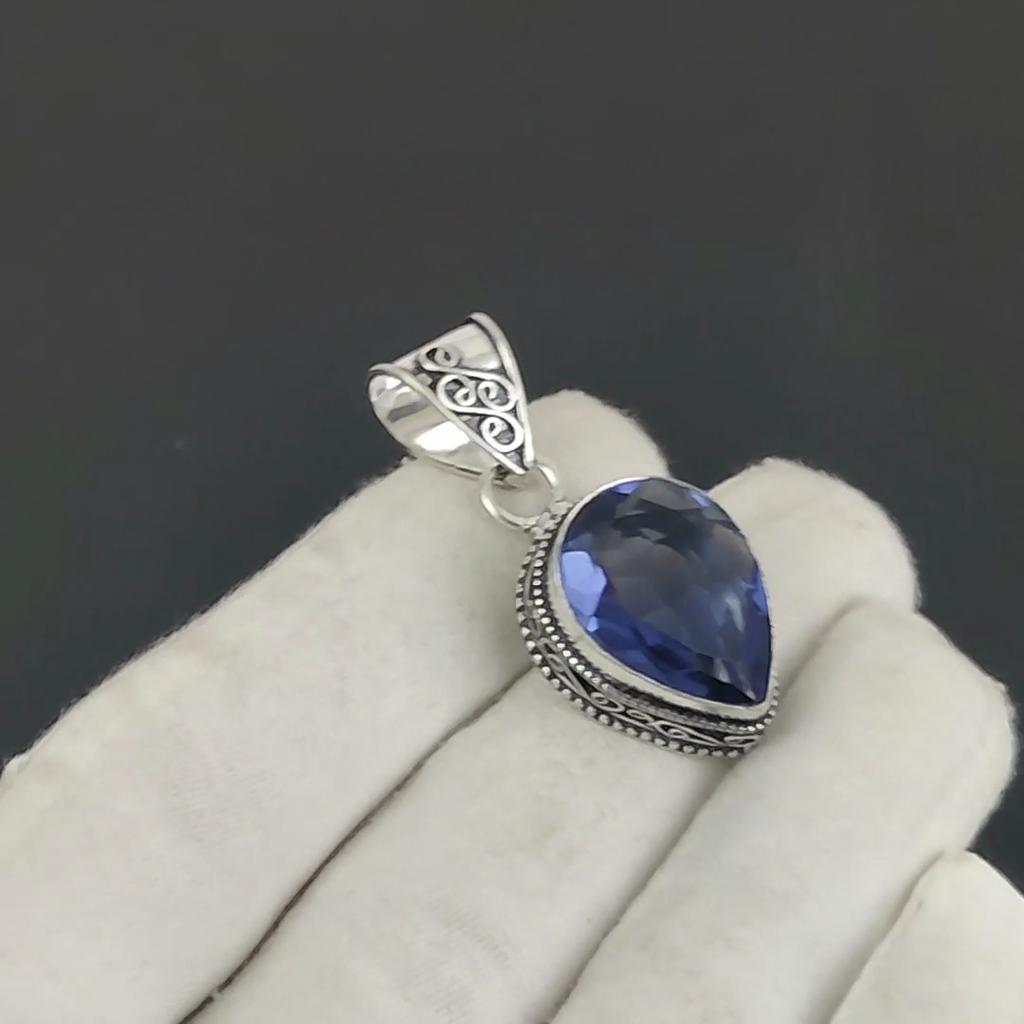 Pandantiv Unic cu Piatră Prețioasă Granat Roșu din Argint 925 Sterling - Design Pară Făcut Manual, Bijuterii pentru Purtare Zilnică, Cadou de Ziua de Naștere