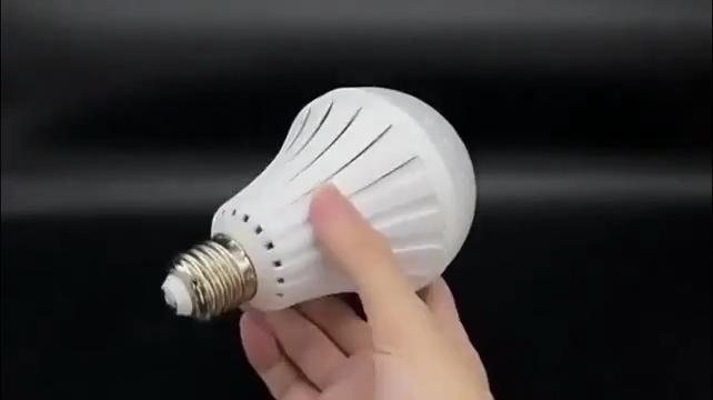 LED Emergency Lamps Outdoor Camping Light Bulb E27 Rechargeable Lamp 220V Light 7W 9W 12W 15W Emergency Lighting Bulb Equipment