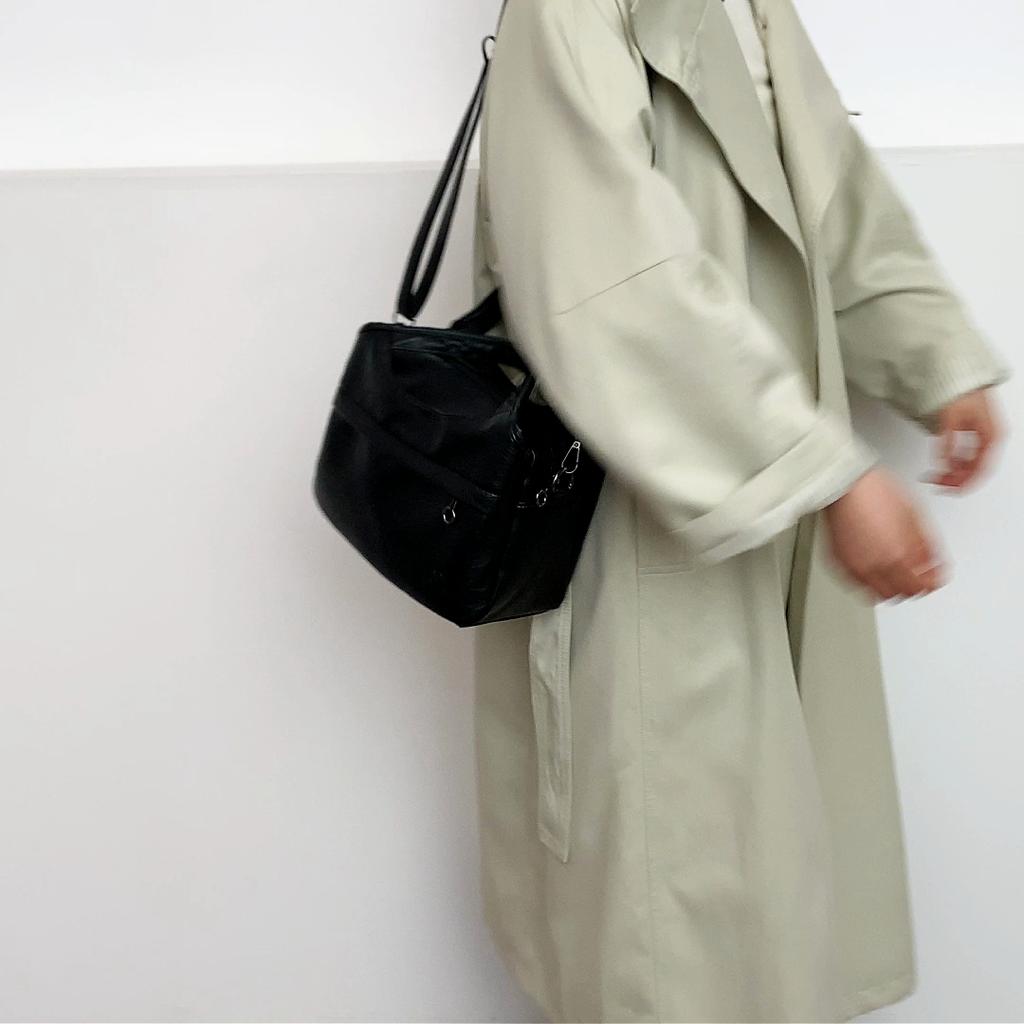 Retro Large Capacity Shoulder Bag Solid Color Messenger Bag PU Commuter Bag