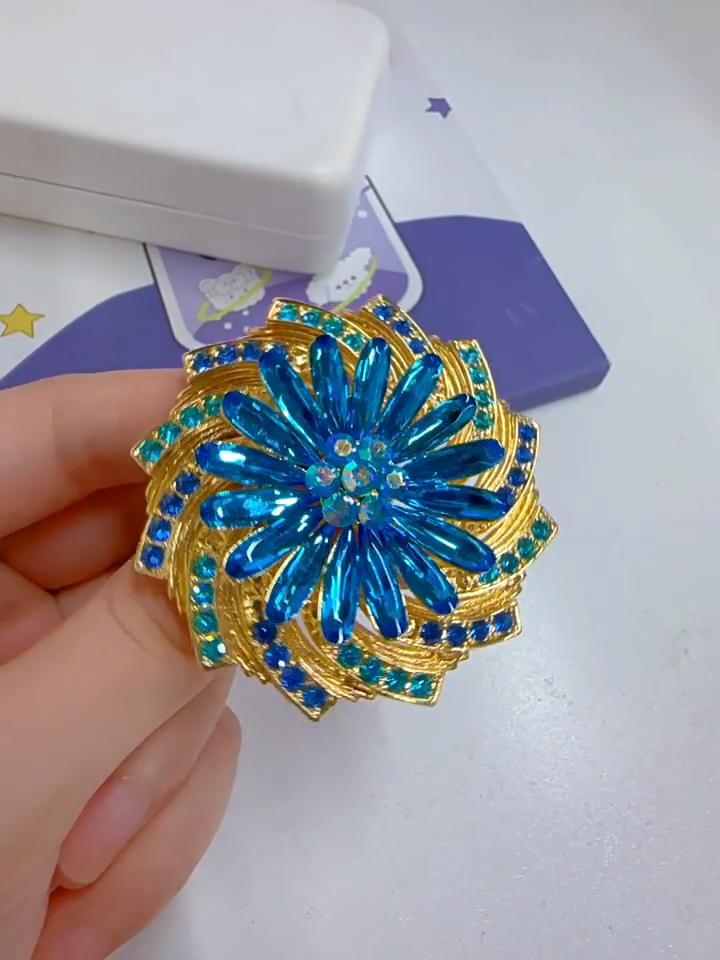 Luxury Temperament Plant Flower Brooch Cross-border Trade Crystal Flower Brooch Clothing Women's Delicate Rhinestone Accessories