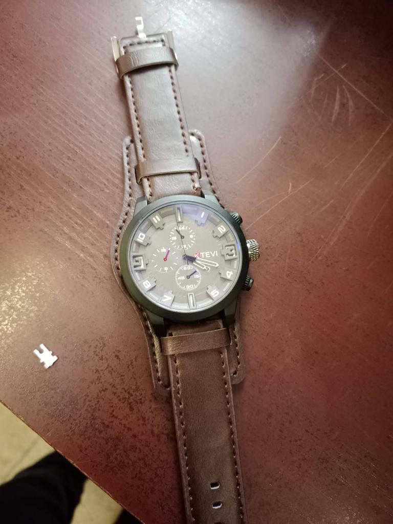 Oulm Orologio Uomo Grande Quarzo 54mm Cinturino Pelle/Acciaio - Tre Fusi Orari