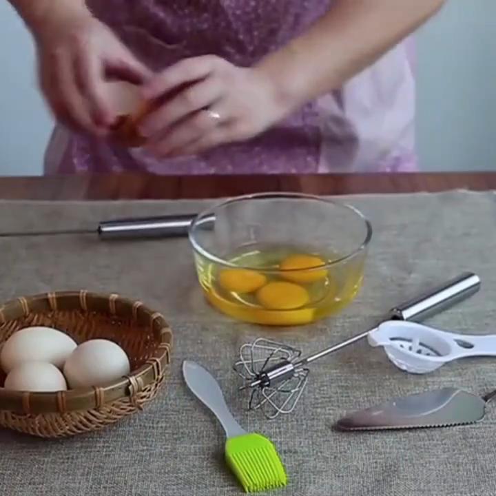 1pc Hand-held Mixer for Cream,eggs,and Baking Whisks - Easy To Use