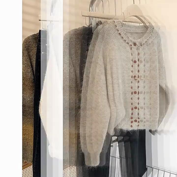 Süßer, weicher und wachsartiger Strickcardigan mit Rundhalsausschnitt für Damen im Herbst, neues Design, lässiger Pullover für Damen zum Tragen draußen