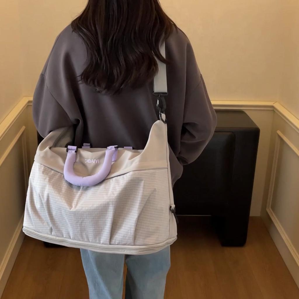 Nylon Duffel Bag for Women and Men Large Capacity Travel Gym Bag with Grid Pattern Design Hand Carry Shoulder Bag for Short Trip