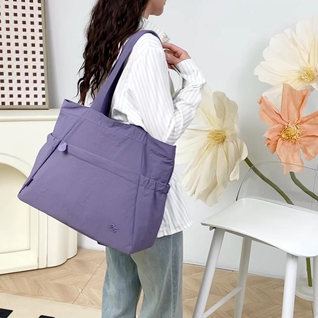 Large Capacity Nylon Tote Bag for Women, Lightweight Waterproof Shoulder Handbag with Multiple Pockets for Travel and Daily Commute