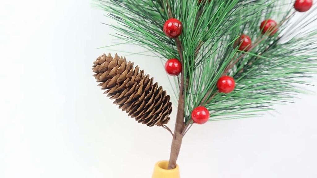 Christmas Berries Pine Picks Christmas Flowers Artificial Red Berry Pine Branches Long Faux Pine Stems with Pinecones for Xmas Tree Floral Arrangement