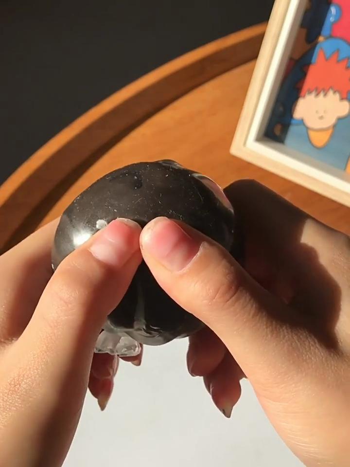 Wax Cracking Squishy, Crunchy Chocolate Squishy Ball, Soft Sensory Squeeze Toy for Stress Relief