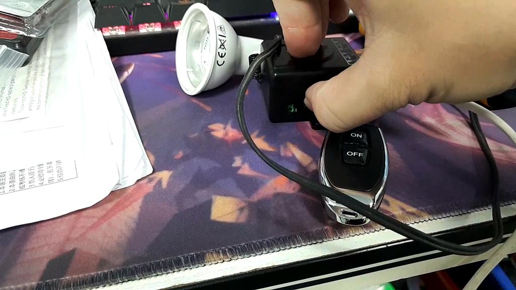 AC 110V 240V 30A Bezdrátový RF Smart dálkový ovladač Spínač Vysílač Přijímač 433MHz Dálkový ovladač