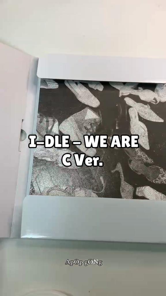 I-dle - [WE ARE] 8th Mini Album