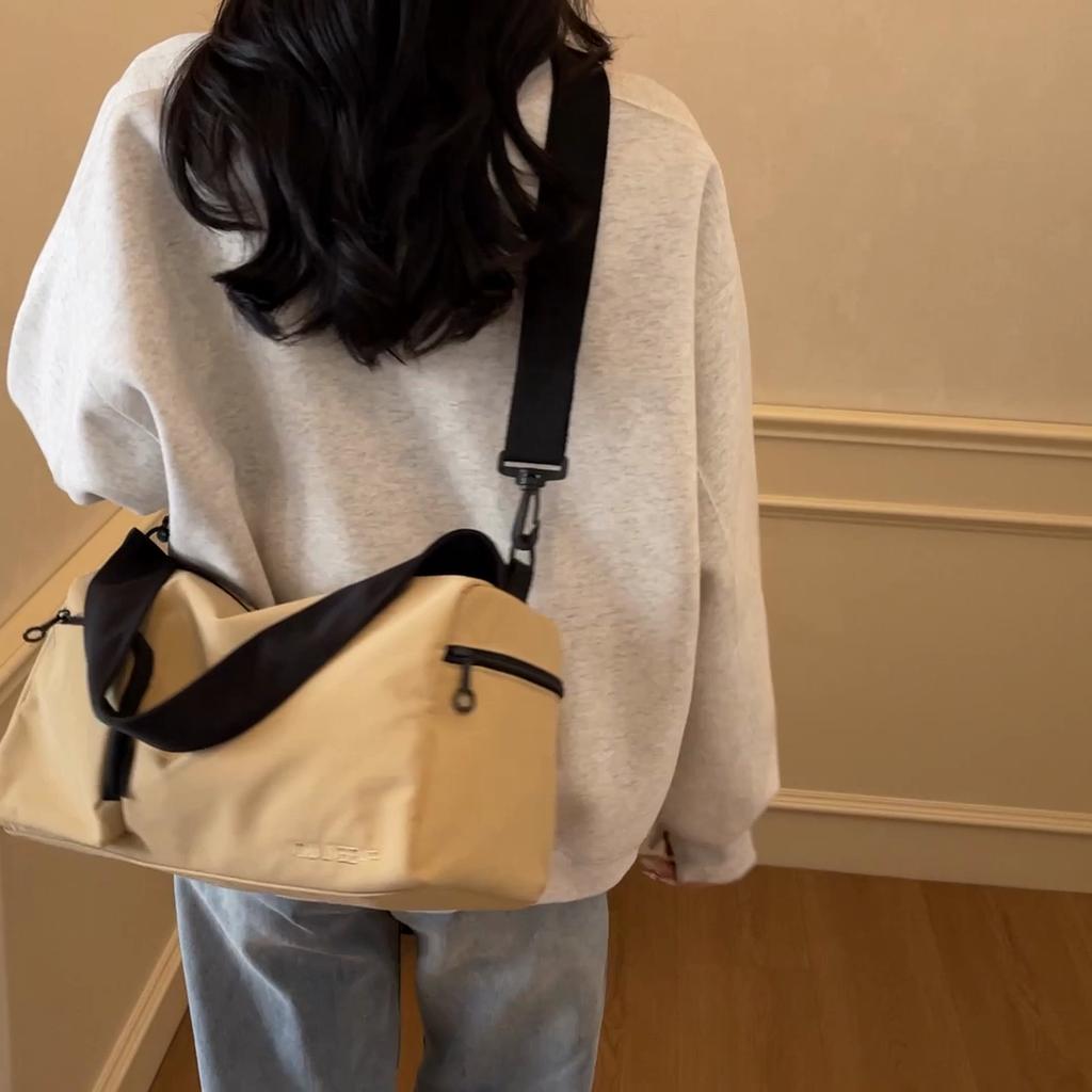 Sports Style Large Capacity Fitness Bag Contrast Color Design Shoulder Crossbody Bag Pillow Bag