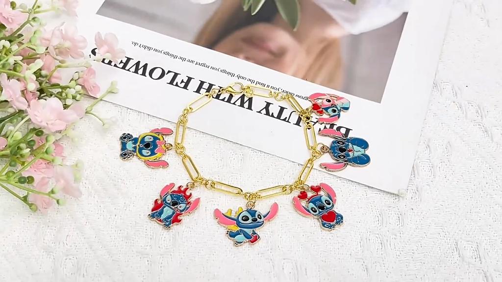 Bransoletka z zawieszkami Kreskówka Stitch Dla Dziewczynek Wykończenie ze Stopu Cynku Idealna na Prezent Przyjaźni