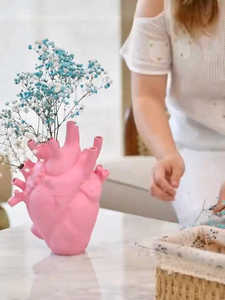 Vaso Fiore a Forma di Cuore Fioriera Ornamento in Resina Artigianato Originalità Decorazione per Desktop di Casa Regalo