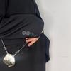 Borsa a tracolla con catena e guscio in metallo con chiusura magnetica per uso quotidiano
