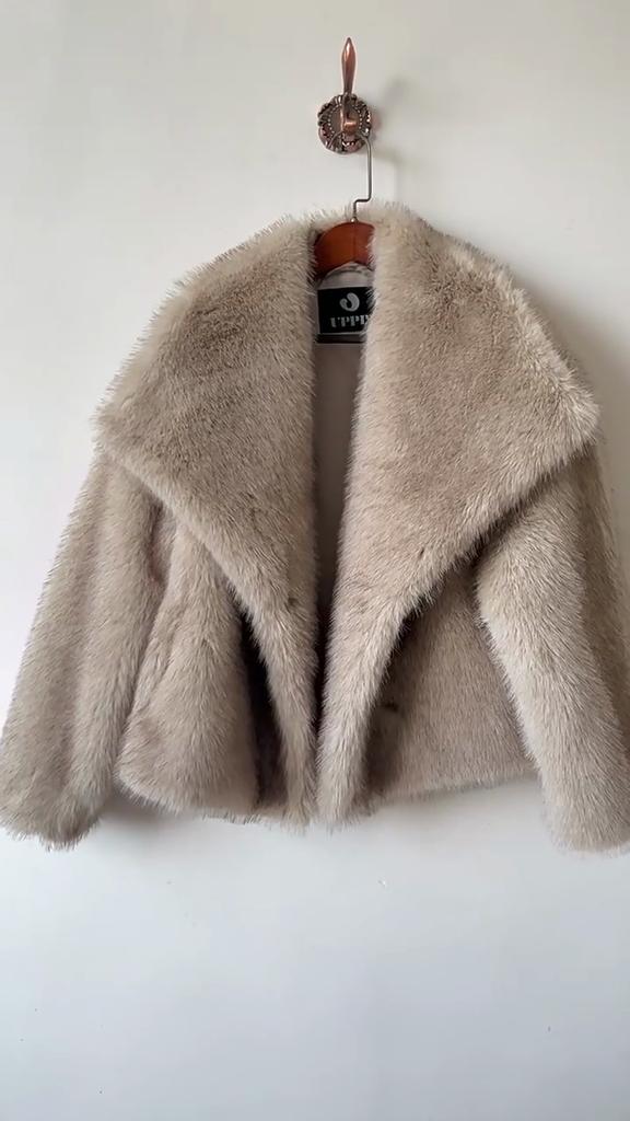 Fur Large Lapel Faux Coat Short Fashion Fox Hair Fluffy Plush Women's Coat Retro Style