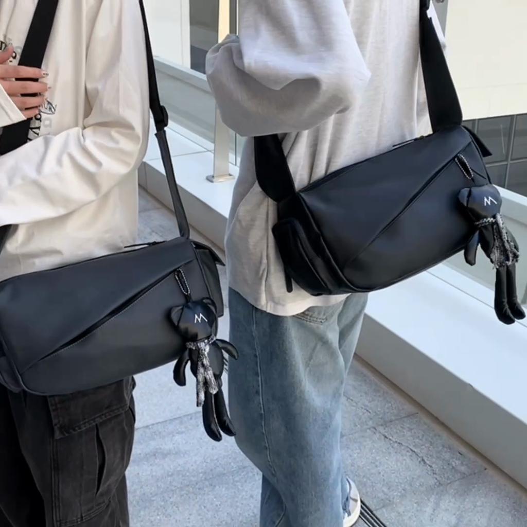 Crossbody Tasche für Damen und Herren mit verstellbarem Riemen und Reißverschlusstasche vorne Umhängetasche