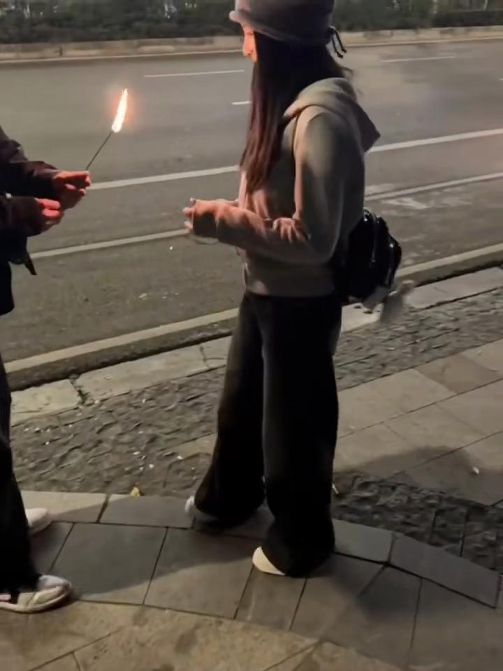5PCS Fire Magic Torch To Rose Trick Props, Magic Props Flaming Rose, for Stage Street Wedding Proposals Party Shows