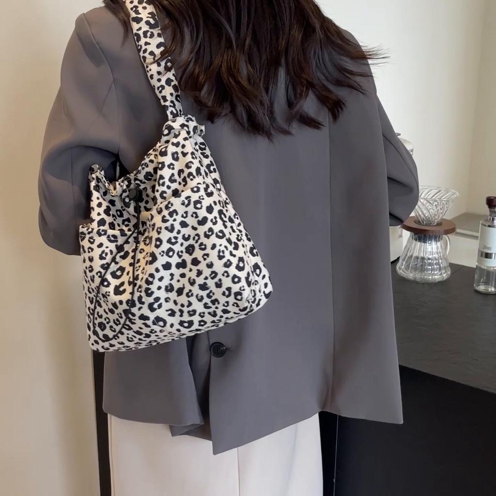Leopard Print Tote Bag Drawstring Bucket Bag Shoulder Crossbody Bag Women's Underarm Bag