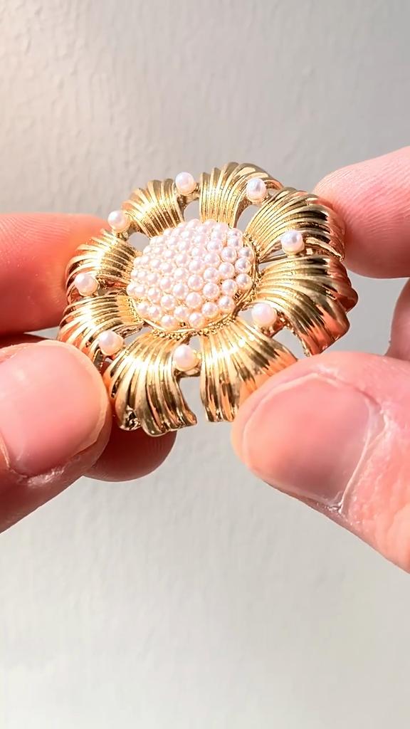 Senior Brooches Flower Leaf Brooch Pins for Women Suit Pendant  Fashion Brooches Jewelry