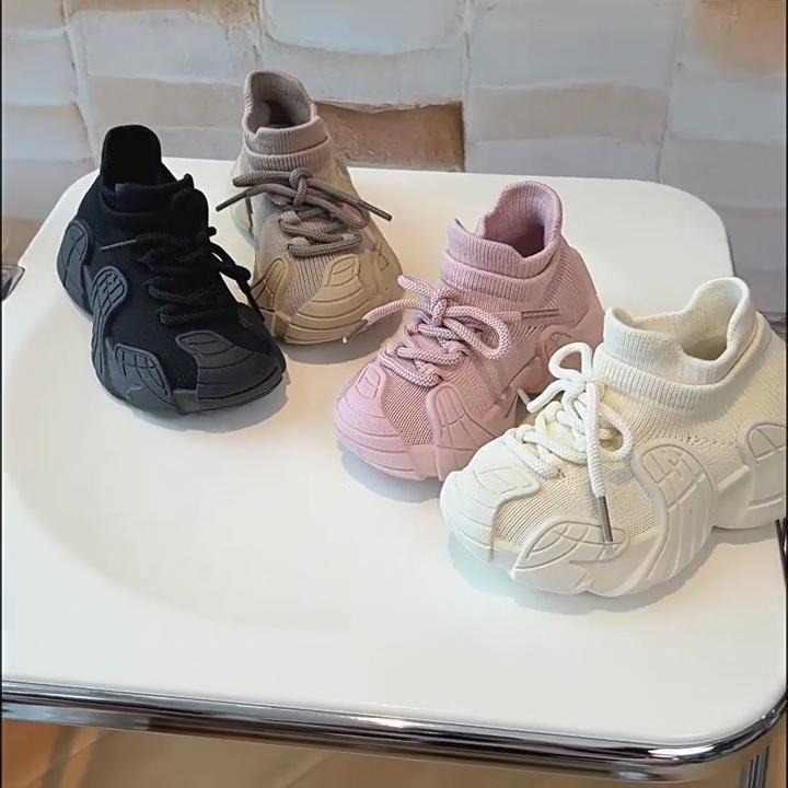 Spring and Autumn Style Boys and Girls Breathable Mesh Comfortable Soft Sole Sports Shoes