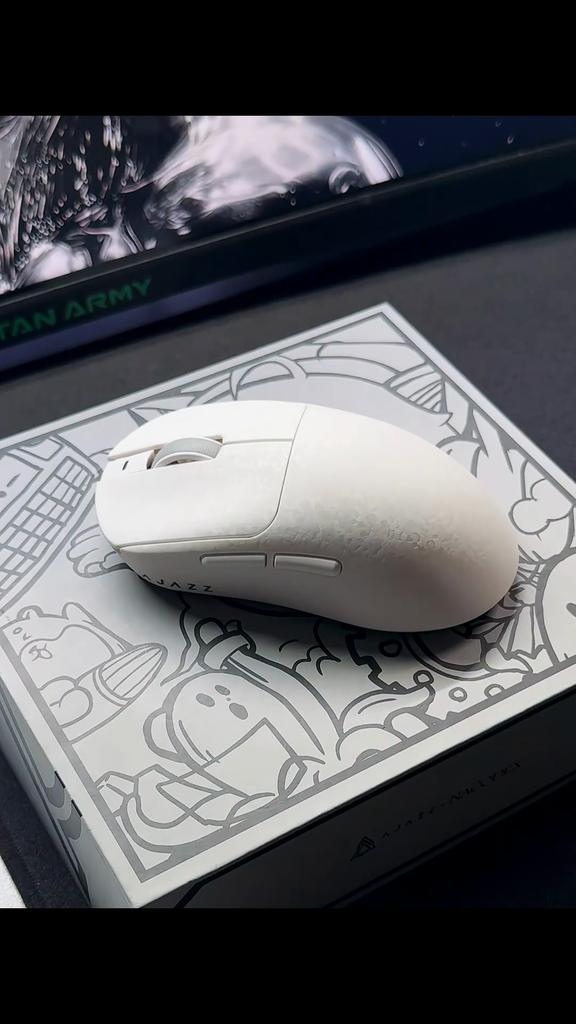 Ajazz T520 Wireless Carbon Fiber Lightweight Gaming Mouse Tri-Mode Connection Comfortable Texture Long Battery Life White