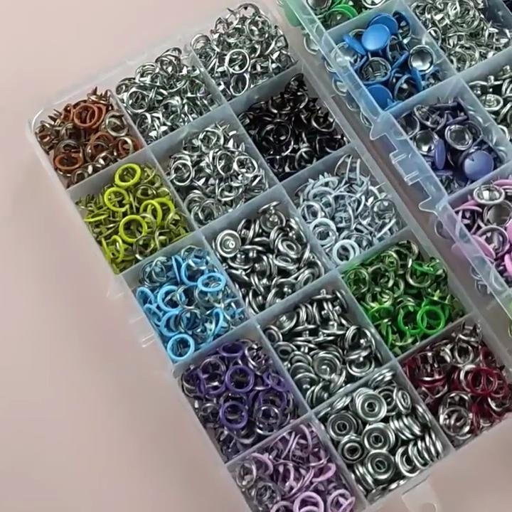 Grommet Hole Pliers Set Multipurpose Metal Eyelet Rivet Punch Pliers with 100 Pcs 4mm Button