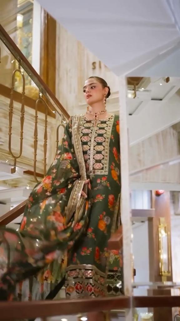 *Einführung des neuen Đěsigner Party Wear Look Pur Chinon Seidenoberteils, Unterteil und Dupatta-Set*