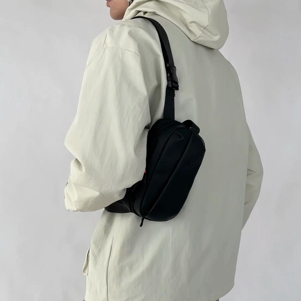 Men's Chest Bag Sports Waist Bag Running Waterproof Crossbody Bag
