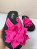 A Pair of Women's Slippers with Floral Pattern Suitable for All Seasons Easy To Put On And Take Off, Vacation Style Fabric Upper EVA Sole and Insole