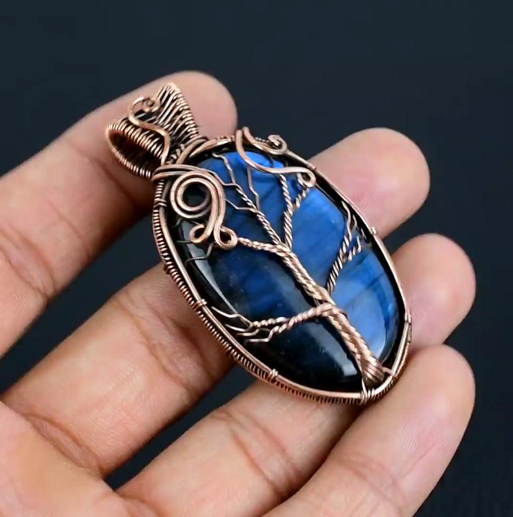 Natürlicher Lebensbaum-Anhänger aus blauem Feuer-Labradorit-Edelstein | Mit oxidiertem Kupferdraht umwickelt | Halskettenanhänger | Kupferschmuck für Sie/Ihn