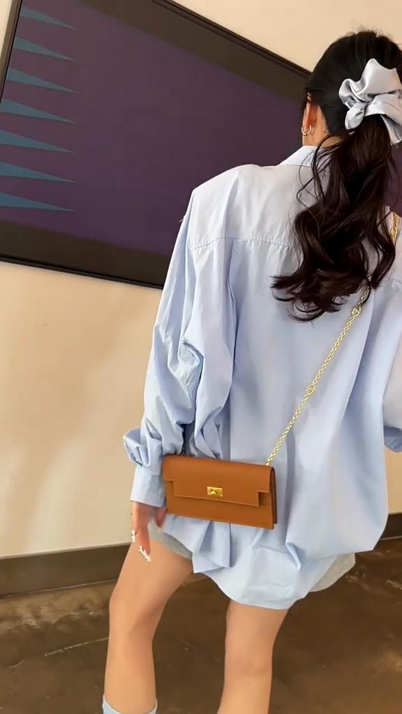 Luxusní dámské tašky přes rameno z pravé kůže Malé řetízky Otočný zámek Crossbody taška Texturovaná hovězí kůže Mini kabelka WOC Peněženka Bez loga