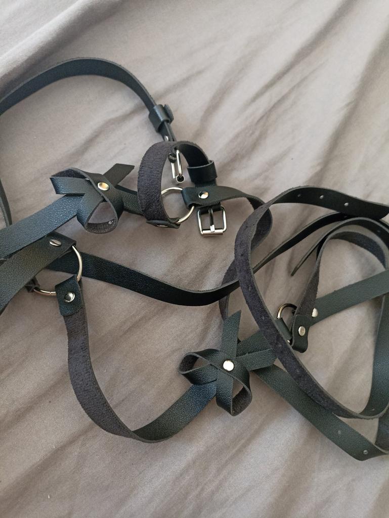 Купить Кожаное нижнее белье, ремень на бедро, подвязка на ногу ...