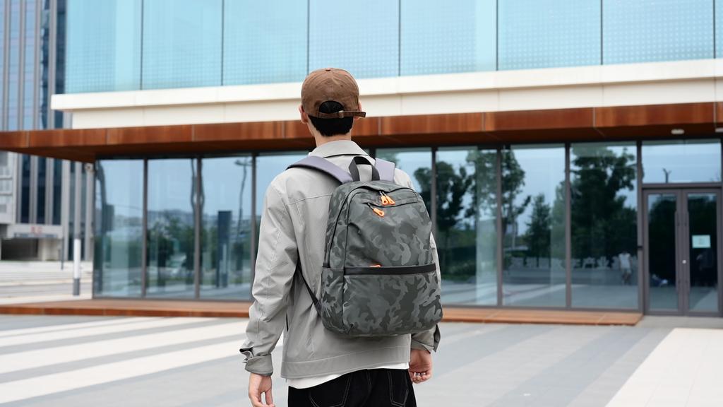 Camouflage Nylon Backpack with Front Pocket Adjustable Straps Casual Daypack for School Outdoor Travel