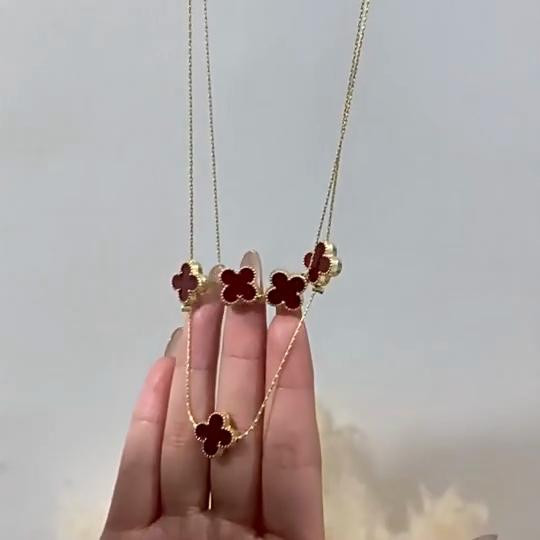 Light Luxury Four-leaf Clover Necklace Female Hundred Fashion Fall and Winter Long Sweater Chain Senior Sense of Design Clothes Accessories
