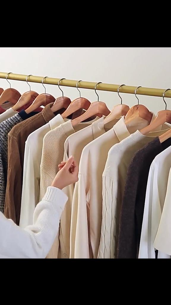 Gjennomsiktig klesposeorganisator kleshenger støvtett beskytter gulvstående dobbeltstangs dress skulderhylledeksel