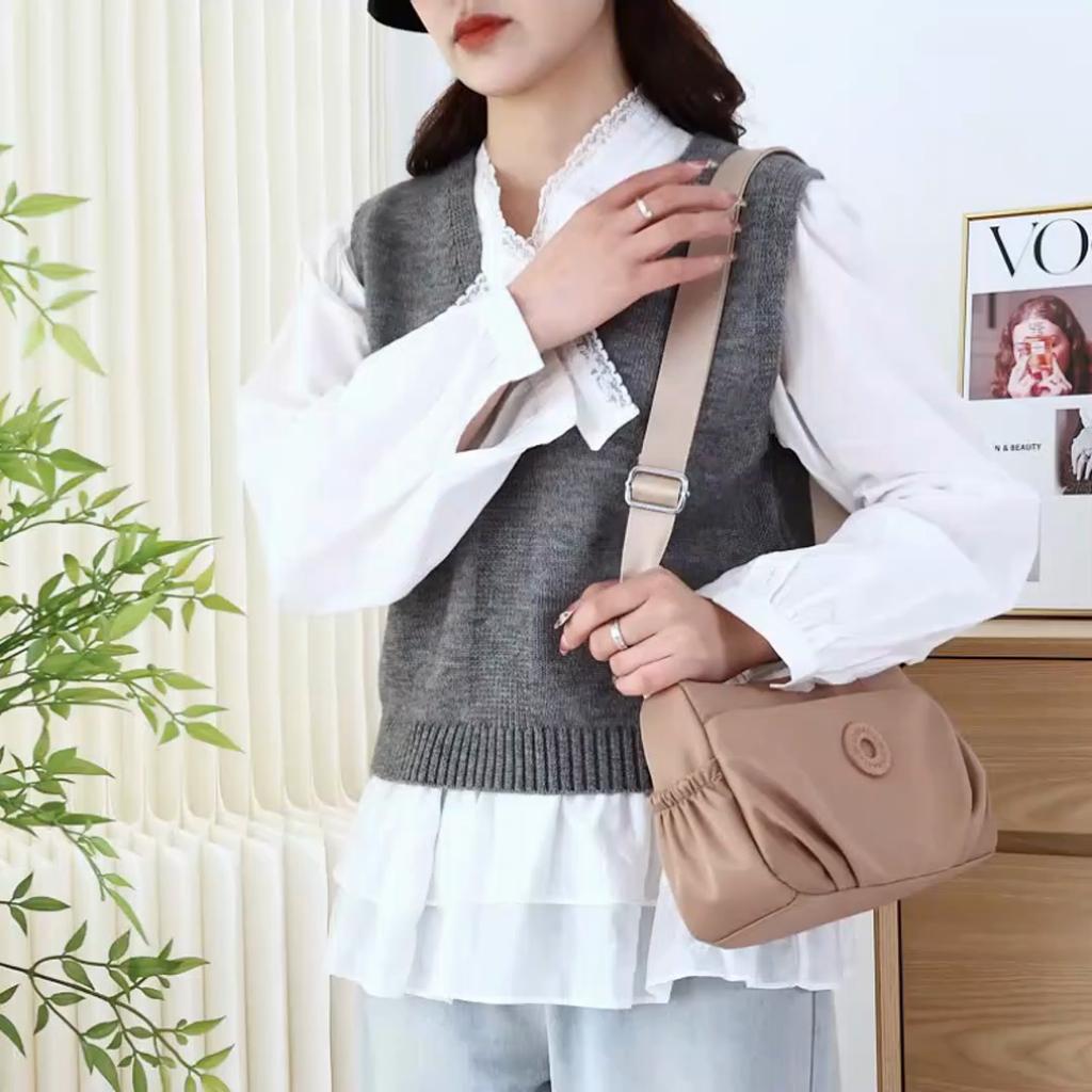 Women's Bag Multi-Pocket Shoulder Bag Lightweight Nylon Crossbody Bag