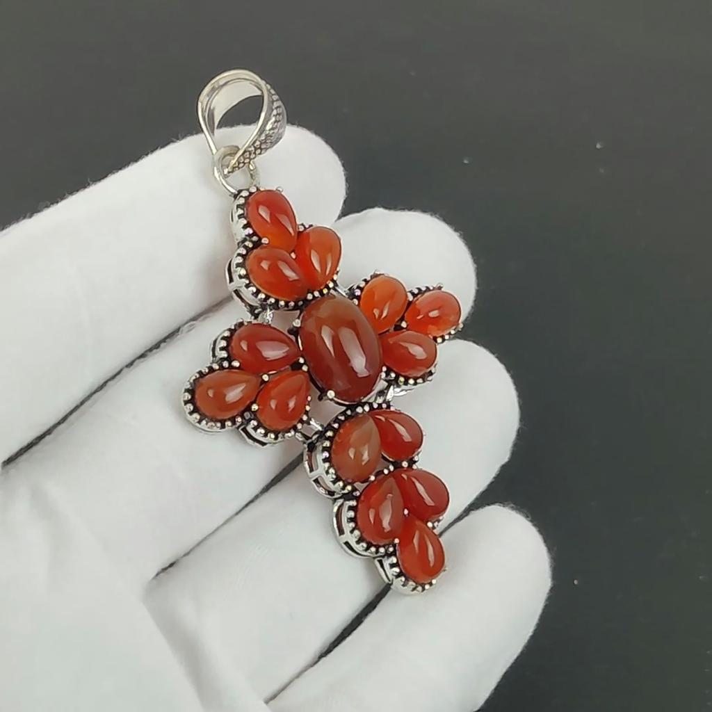 Karneolowy Wisiorek Krzyż, Ręcznie Robiona Biżuteria ze Srebra Próby 925, Karneolowy Srebrny Wisiorek, Biżuteria na Imprezę dla Kobiet, Prezent Noworoczny Wisiorek