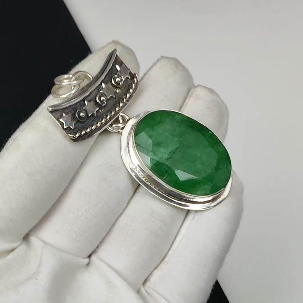 Natural Emerald Gemstone Silver Pendant in 925 Sterling Silver- Handmade Design, Everyday Wear Jewelry, Unique Emerald Pendant Wadding GIft