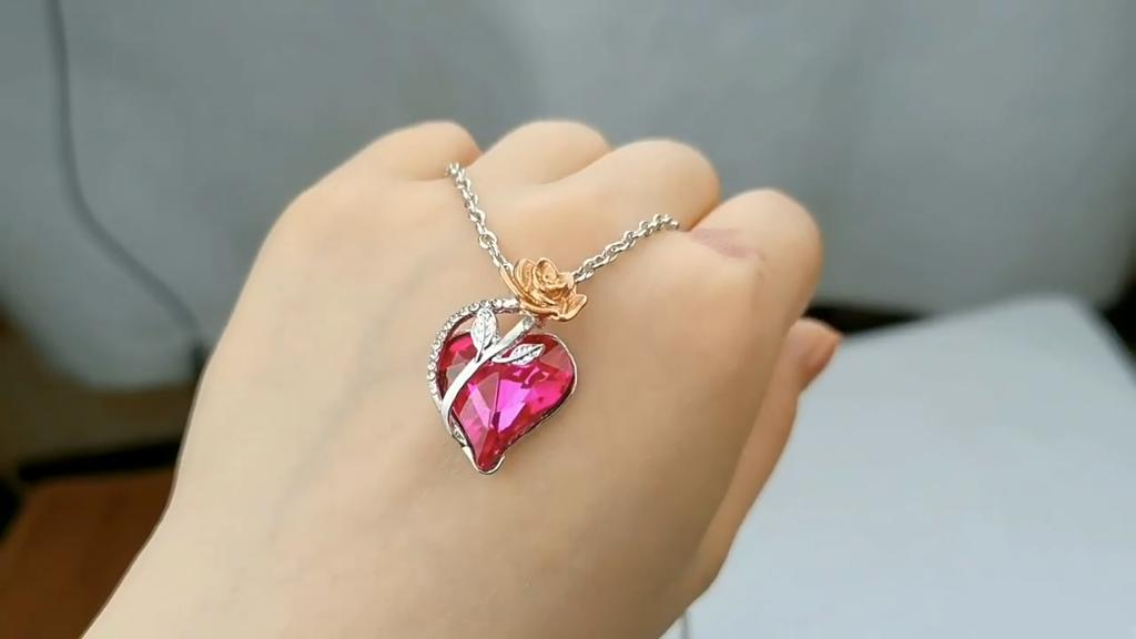 Heart-shaped Zircon Rose Pendant Necklace Female Jewelry Gift
