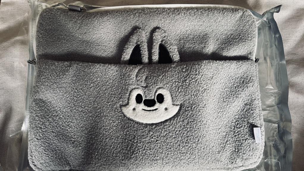 スキズ MAGICSCHOOL POPUP LAPTOP POUCH ハン 新品 注文 スキズMAGICSCHOOL POPUP LAPTOP POUCHハン スキズ MAGICSCHOOL