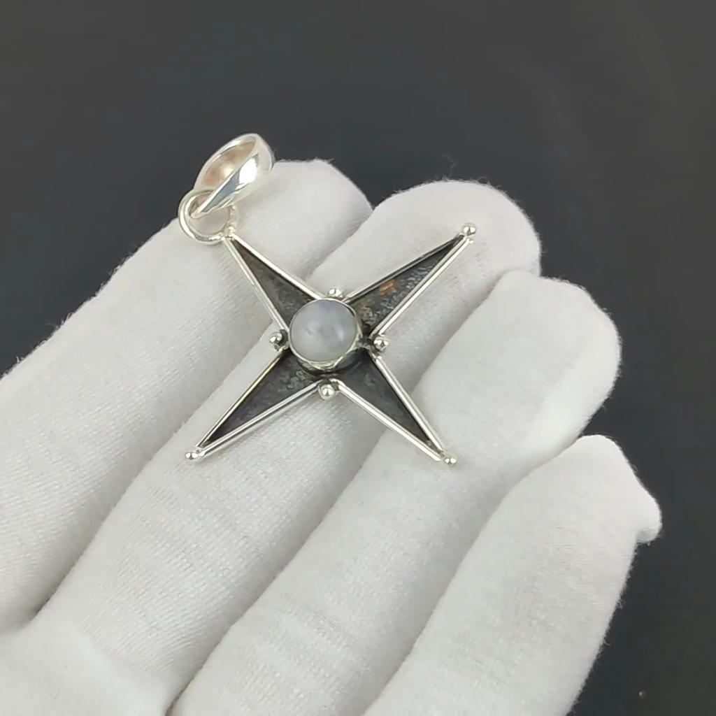 Ciondolo in Argento Sterling 925 con Pietra di Luna Arcobaleno - Design Stella Fatto a Mano, Gioiello da Indossare Tutti i Giorni, Ciondolo con Design Unico Regalo