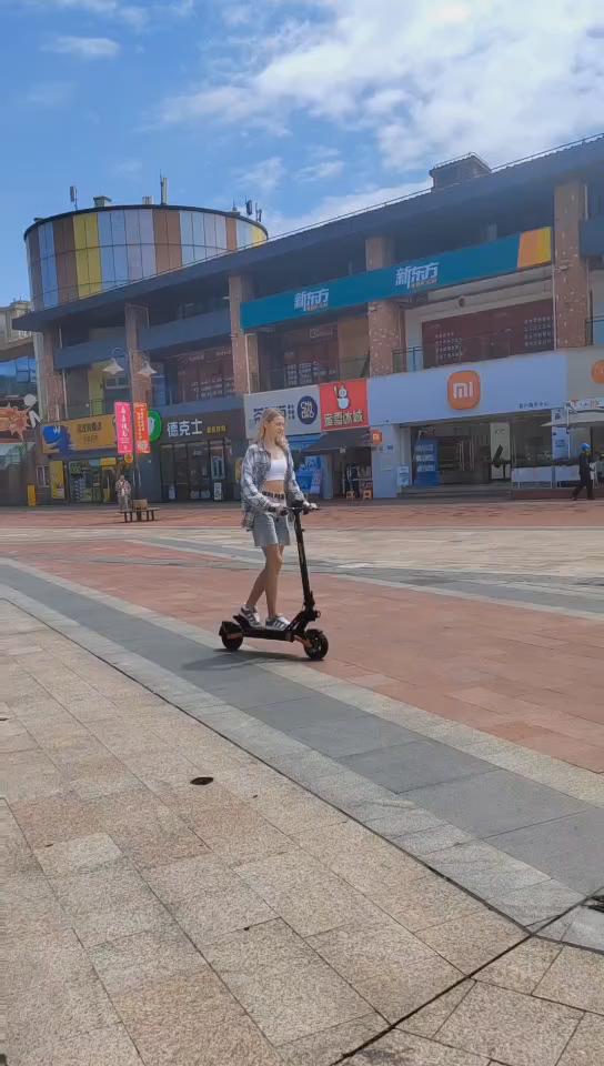 KuKirin G2 Pro Powerful Electric Scooter 48V 15.6Ah Lithium Battery 600W Motor 1000W Peak 45km/h Speed IP54 Waterproof