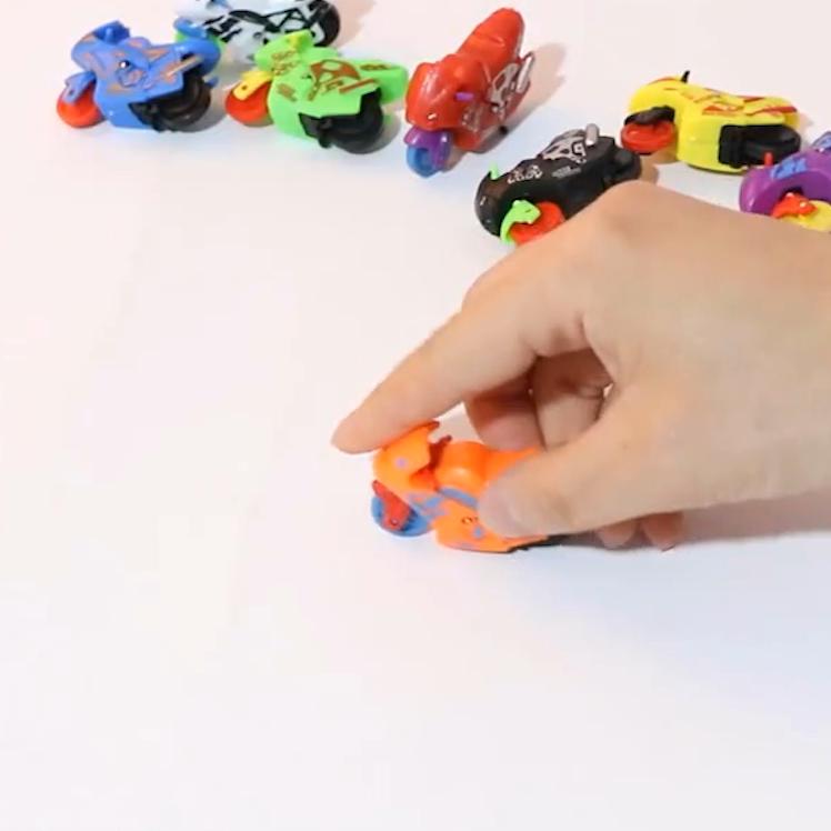 5 Stück Motorradmodellspielzeug Trägheitsantrieb Vorwärts Mini Mehrfarbig Batteriefrei Interaktives Spielzeug Sammlerstück Kinder Rückzieher Cartoon Spielzeugfahrzeuge