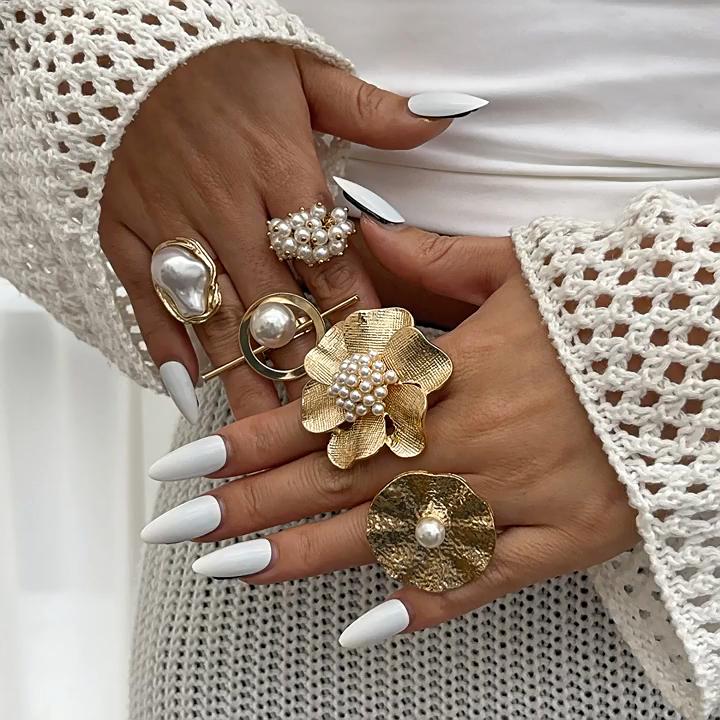 Otevírací nastavitelné perlové květiny Prsteny Vintage Zlato Stříbrná Barva Retro Přehnaná kovová slitina Prsten s dutým prstem pro ženy Geometrické šperky Anillos