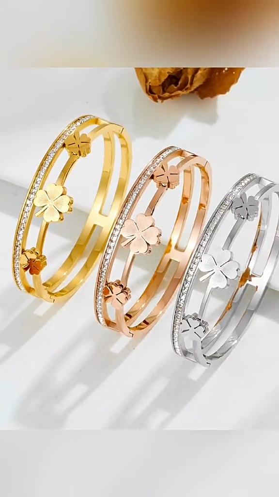 Classic Fashion Four Leaf Clover Titanium Bracelet Double Ring Carabiner Lucky Straw Bracelet Women's Bracelet