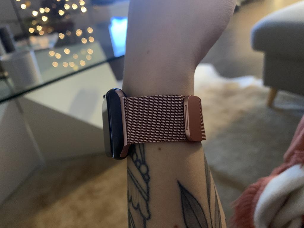 casetify milanese loop