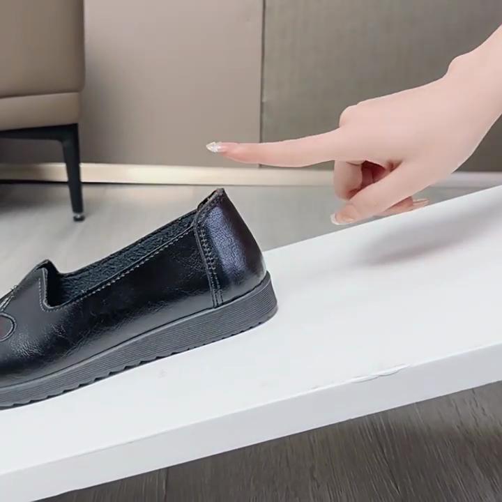 Sapatos baixos de primavera e outono para mulheres de meia-idade e idosas Sapatos mocassins confortáveis de sola macia da mãe Sapatos baixos antiderrapantes da vovó